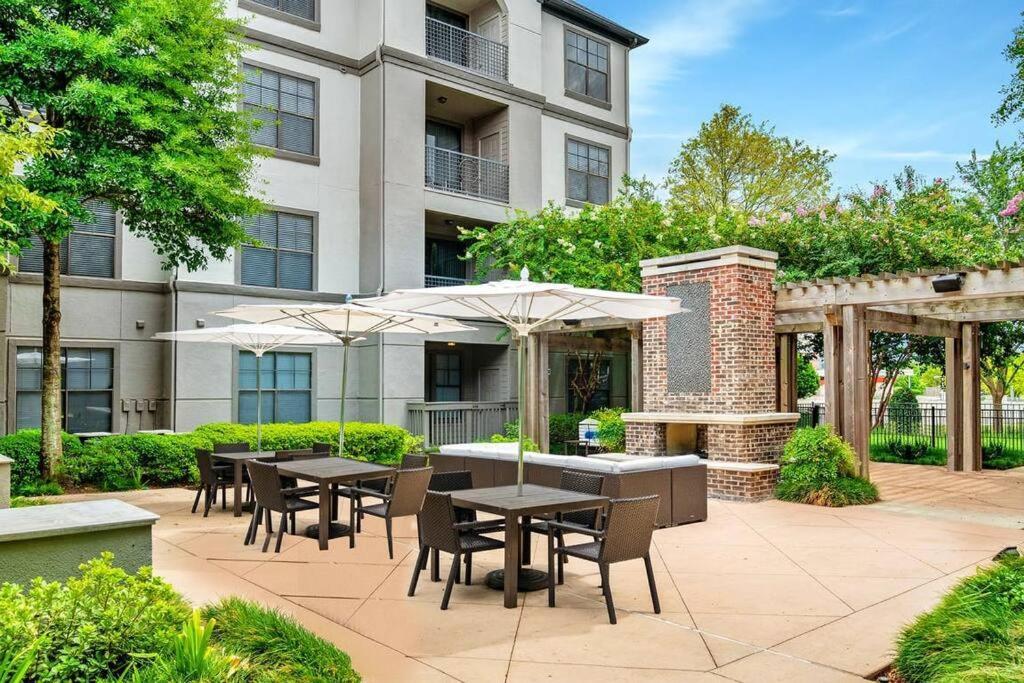 Your Warm Spacious Unit With Pool - Medical Center Houston Extérieur photo