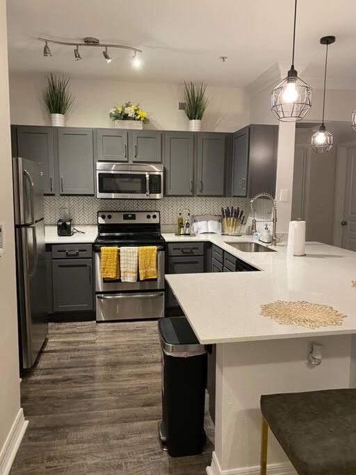 Your Warm Spacious Unit With Pool - Medical Center Houston Extérieur photo